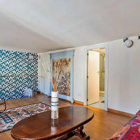 La Cot Bed & Breakfast 2*