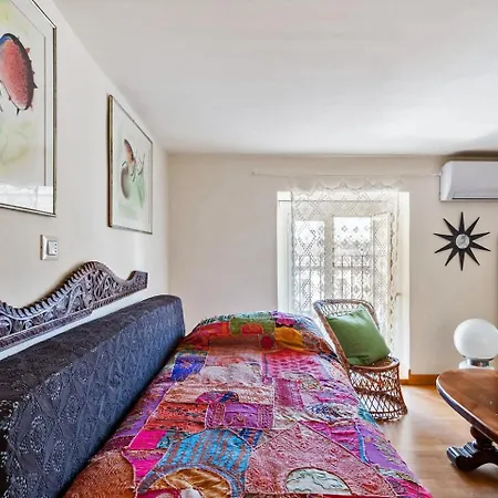 La Cot Bed & Breakfast 4*