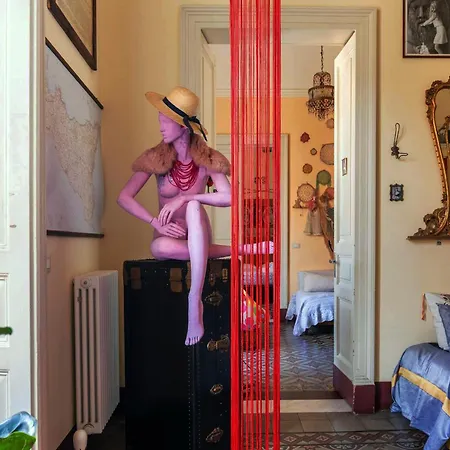 La Cot Bed & Breakfast 2*