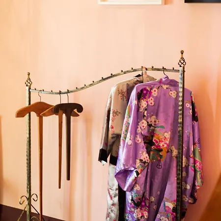 La Cot Bed & Breakfast