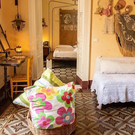 La Cot Bed and Breakfast